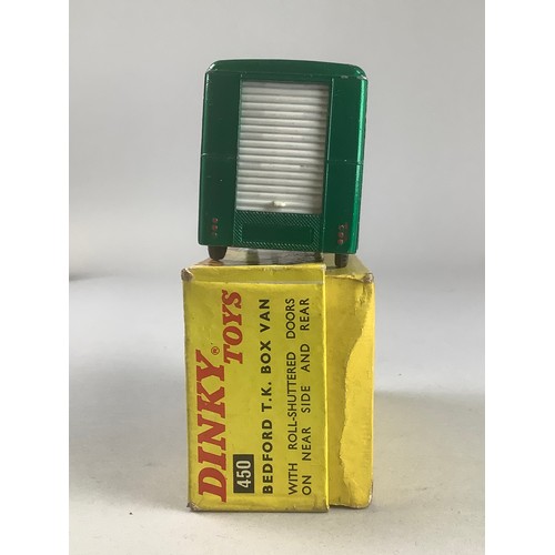 7310 - Dinky Toys 450 Bedford T.K Box van ‘CASTROL’ metallic green body, white plastic shutters and red pla... 