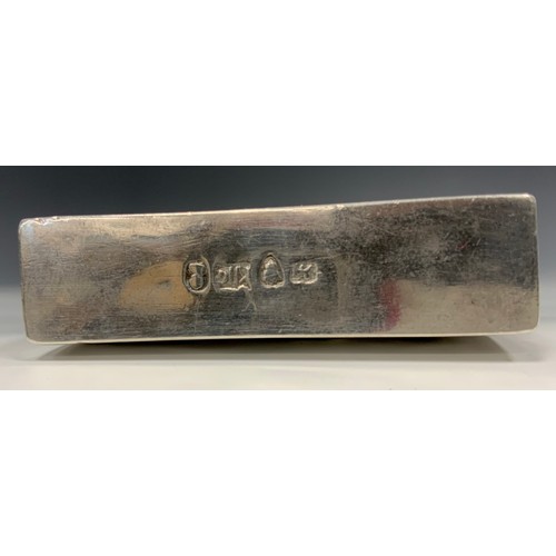176 - A Chinese China Trade period silver rectangular card case, chased with figures in narrative scenes, ... 