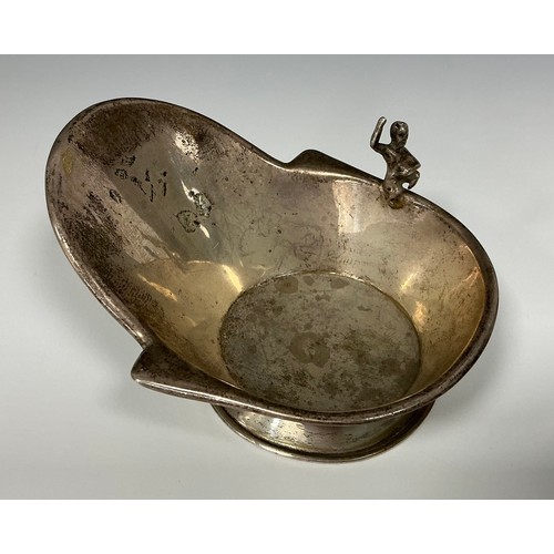 143 - A George V silver toy novelty miniature model, of a hip bath, 8.5cm long, Birmingham 1910