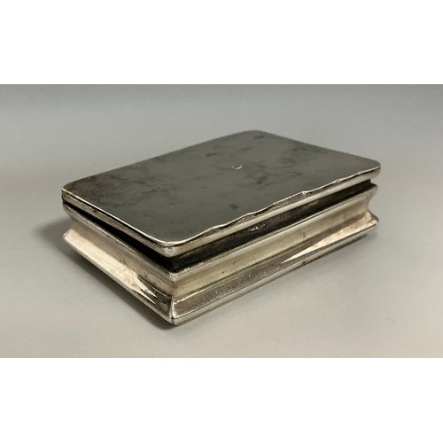 138 - A George V silver rectangular snuff box, quite plain, hinged cover, 6cm wide, Henry Clifford Davis, ... 