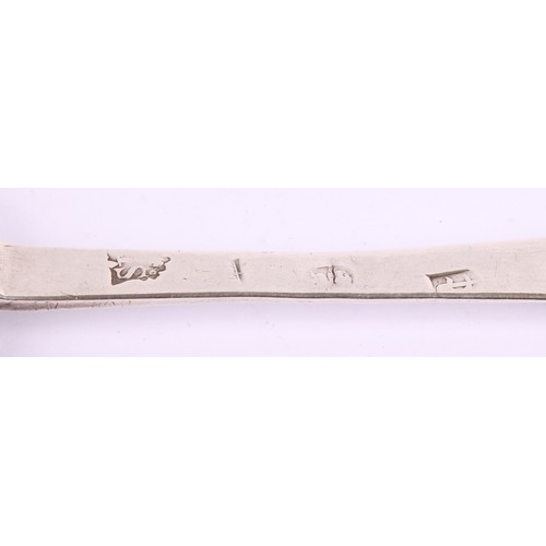 31 - A William III silver trefid pattern spoon, 18.5cm long, maker SP, London 1698