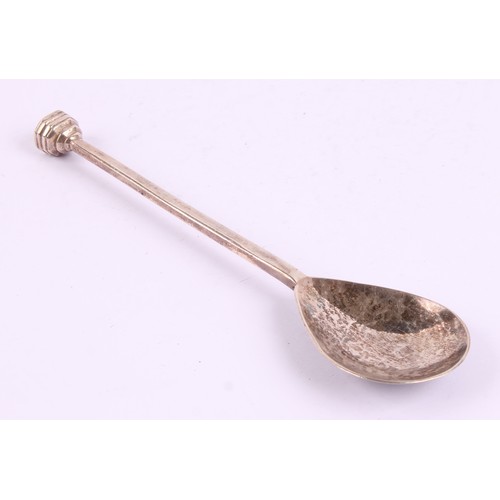 35 - Guild of Handicraft - an Arts & Crafts style silver seal top spoon, planished bowl, 16.5cm long, Lon... 