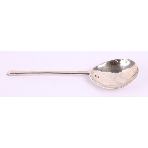 22 - A Charles I/Commonweath silver slip top spoon, 16.5cm long, Richard Crosse, London, c.1650