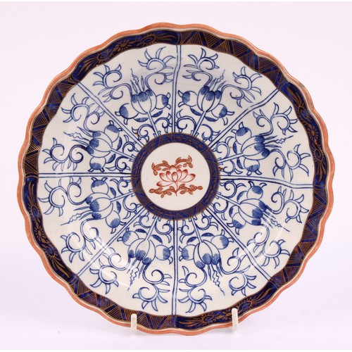 924 - A Worcester Royal Lily pattern blue and white part dessert service comprising shaped oval serving di... 
