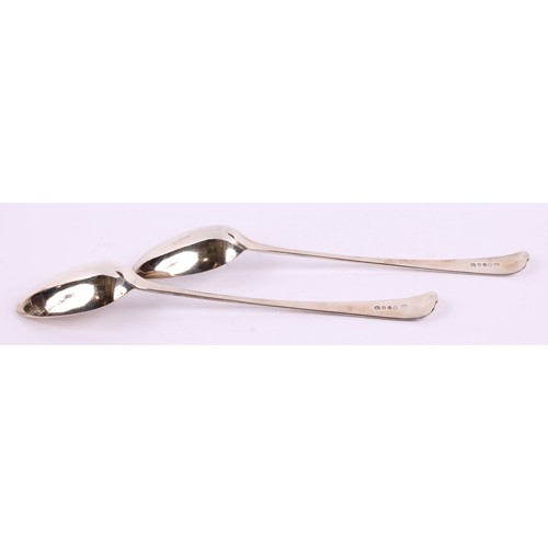 29 - A pair of George III silver Old English pattern basting spoons, 29cm long, Peter Ann and William Bat... 