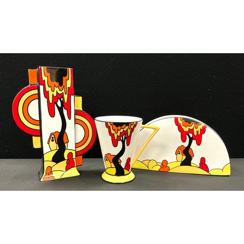 5000 - A Brian Woods reproduction Art Deco Clarice Cliff style vase, crescent shaped vase and mug (3)