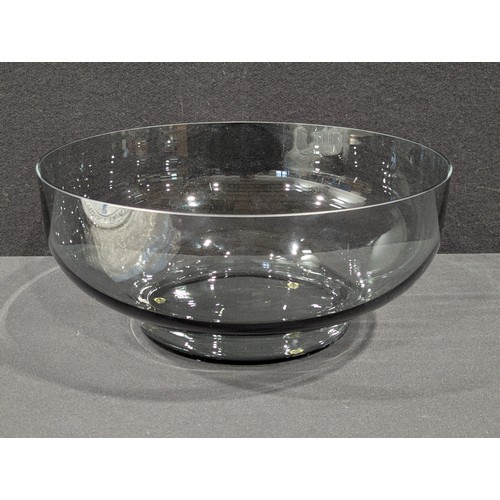 5090 - An Iittala smokey grey glass bowl by Carina Seth-Andersson, 33cm diameter, engraved mark