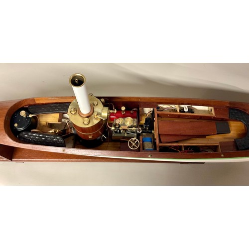6017 - A substantial live steam boat, fitted with Martin Baylis steam engine, white and green hull, wooden ... 