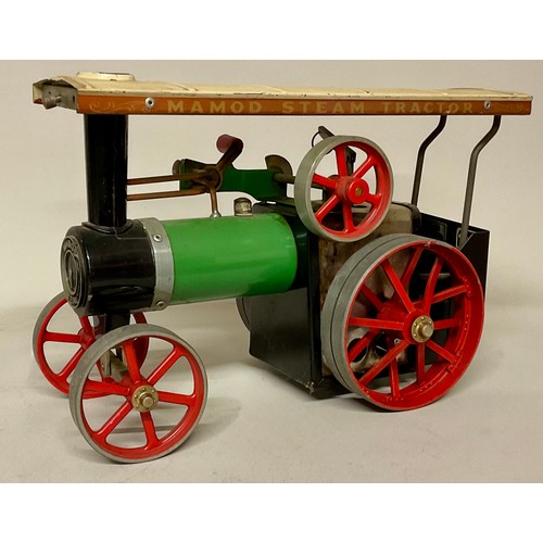 6024 - Live Steam - A Mamod TE1A Steam Tractor, with green body and red spoked wheels, complete with roof &... 