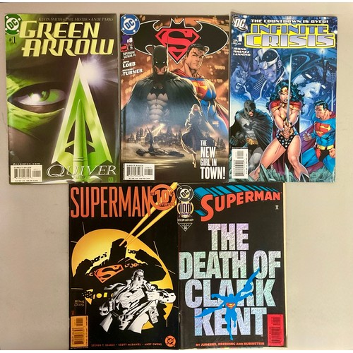 6026 - Modern Age Comics - A large quantity of DC comics to include Batman/Superman issue 8 (2004), Green A... 