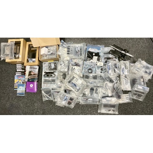 6053 - Fanhome - Fast & Furious, build the legendary Dodge Charger R/T, magazine issues numbered 1-110, app... 