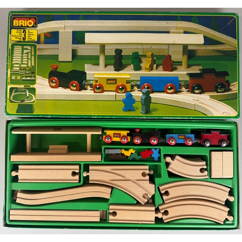 6048 - A large quantity of Brio, including no. 33133 wooden railway set, no. 33220 accessories for the wood... 