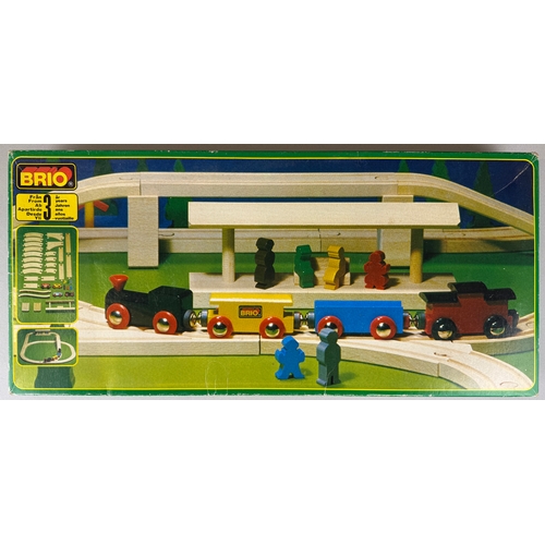 6048 - A large quantity of Brio, including no. 33133 wooden railway set, no. 33220 accessories for the wood... 