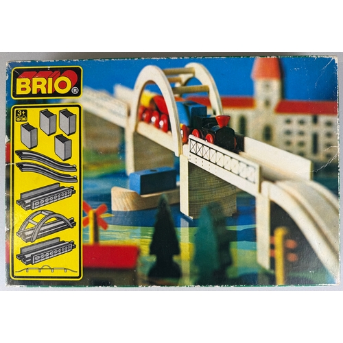 6048 - A large quantity of Brio, including no. 33133 wooden railway set, no. 33220 accessories for the wood... 