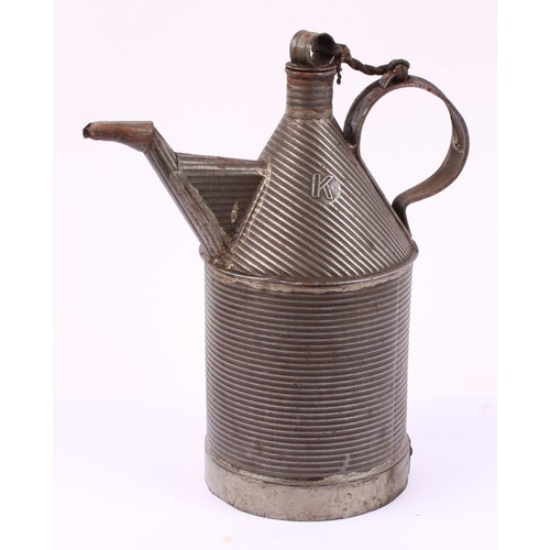 8007 - A collection of vintage oil cans, including Kaye's Patent 'pie-crust' force feed oil cans, Kaye's co... 