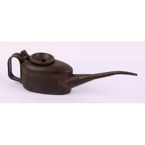 8012 - A graduated pair of vintage Kaye's Patent 'pie-crust' force feed oil cans, the largest 54cm long; ot... 