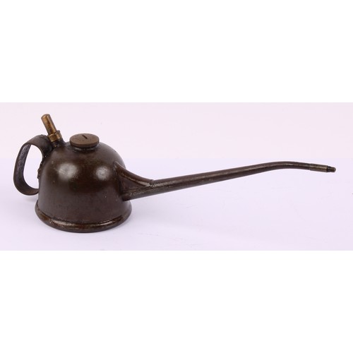 8012 - A graduated pair of vintage Kaye's Patent 'pie-crust' force feed oil cans, the largest 54cm long; ot... 