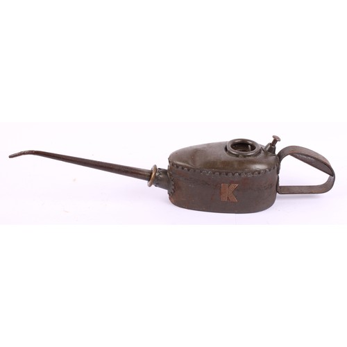 8011 - A graduated pair of vintage Braimes of Leeds force feed oil cans, two pint and one pint; another gra... 