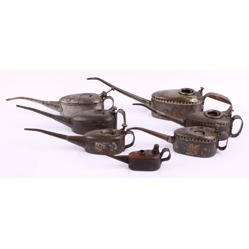 8013 - A graduated set of three vintage Kaye's Patent 'pie-crust' force feed oil cans, the largest 42cm lon... 