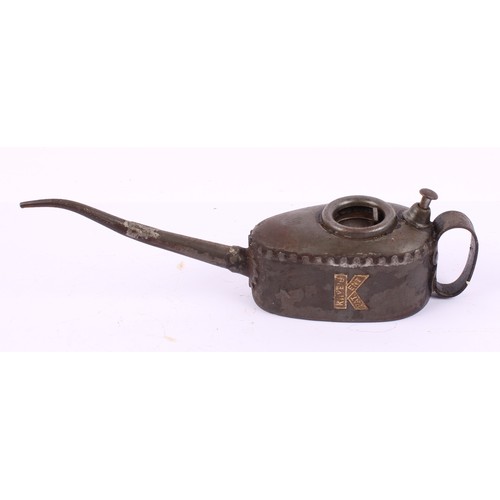 8013 - A graduated set of three vintage Kaye's Patent 'pie-crust' force feed oil cans, the largest 42cm lon... 