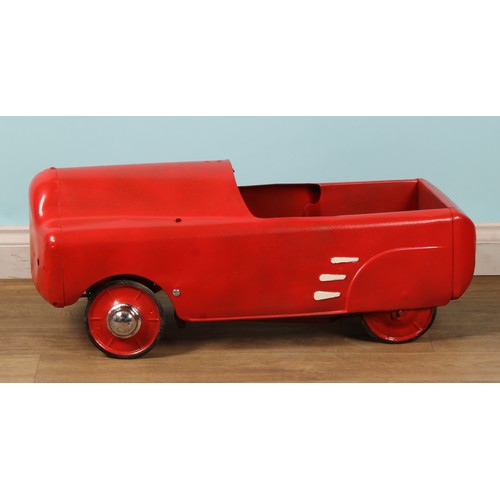 8055 - A mid 20th century pedal car chassis and body, 88cm long

... 