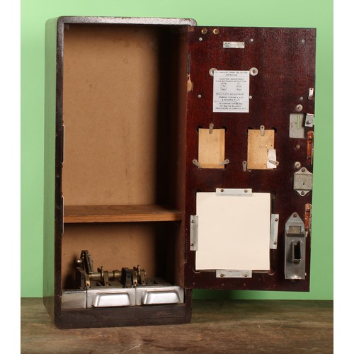 8060 - A vintage cigarette vending machine, Cadets WITH GIFTS, by Brecknell, Dolman & Rogers Ltd, Bristol, ... 