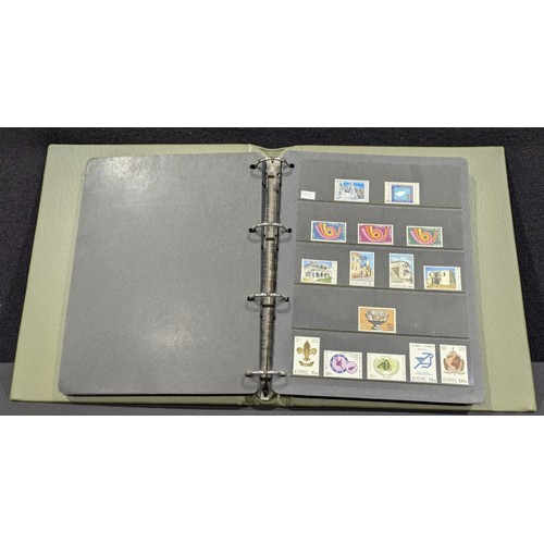 5002 - Stamps : Cyprus mint collection 1880 - 1989, spotted 1881 ,half - penny on one penny plate 215 VLMM ... 