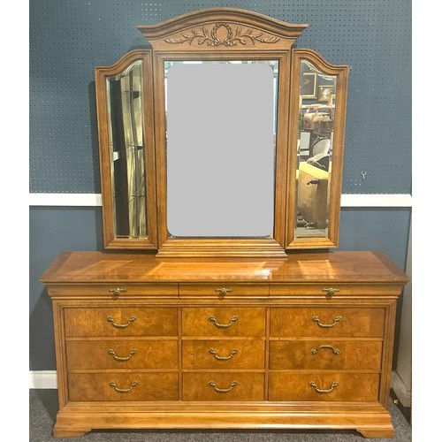Lot 3005      