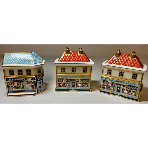 3015 - A Royal Crown Derby miniature model building, Special Edition China Shop, Visitors Centre exclusive,... 