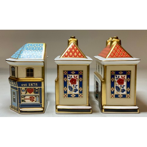 3015 - A Royal Crown Derby miniature model building, Special Edition China Shop, Visitors Centre exclusive,... 