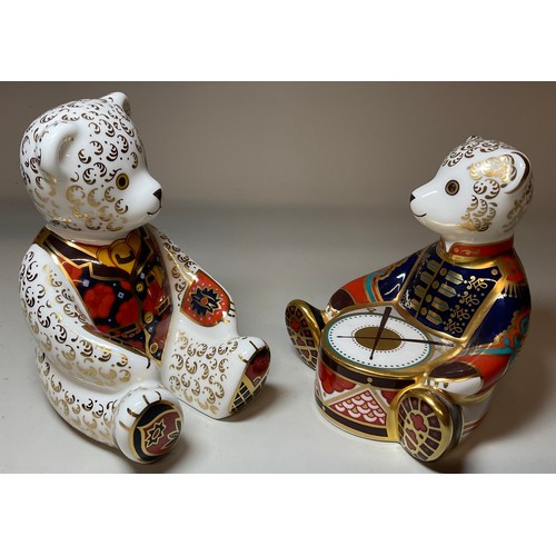 3003 - A Royal Crown Derby Teddy Bear paperweight, Debonair Bear, Collectors Guild exclusive, gold stopper,... 