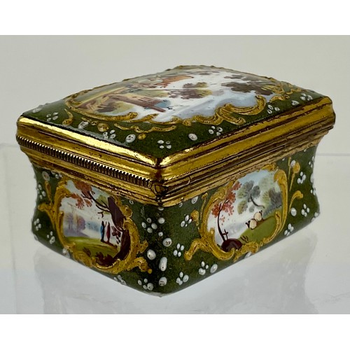 3049 - A George III South Staffordshire enamel and gilt metal mounted patch pox, the hinged cover painted w... 