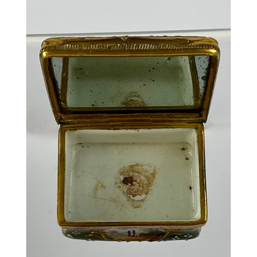 3049 - A George III South Staffordshire enamel and gilt metal mounted patch pox, the hinged cover painted w... 