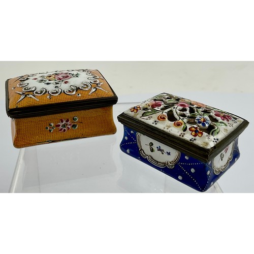3042 - A George III South Staffordshire enamel and brass mounted waisted rectangular snuff box, the pierced... 