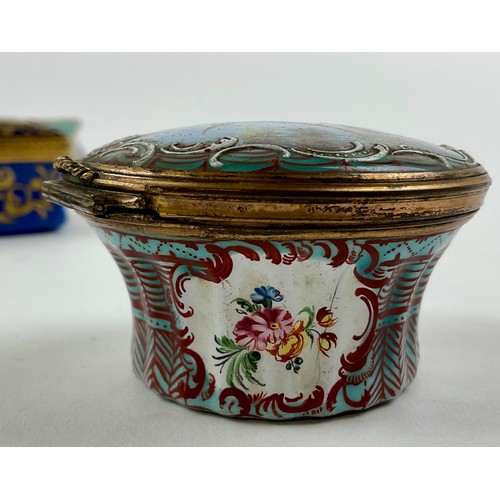 3025 - A George III Bilston enamel and gilt metal mounted basket-shaped snuff or trinket box, the hinged co... 