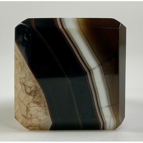 3021 - A French Palais Royale banded agate square inkwell, canted lapidary angles, chased gilt metal mounts... 
