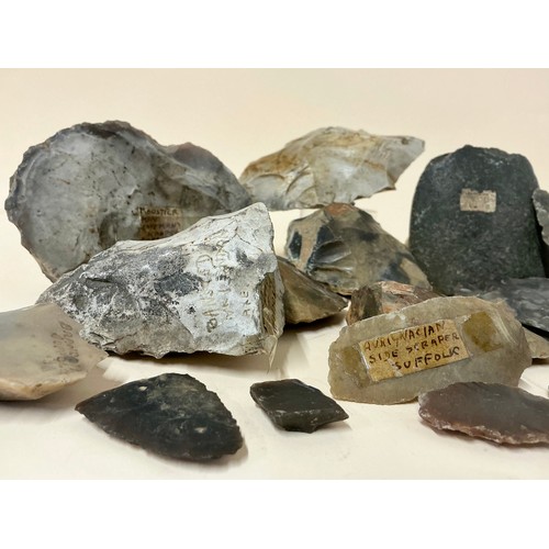 5021 - A good collection of Mesolithic-Neolithic Period (circa 8th-3rd millennium B.C) artefacts including ... 