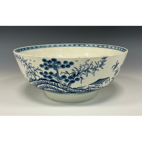 1 - A Worcester Rock Strata Island pattern circular bowl, decorated in tones of underglaze blue, 21cm di... 