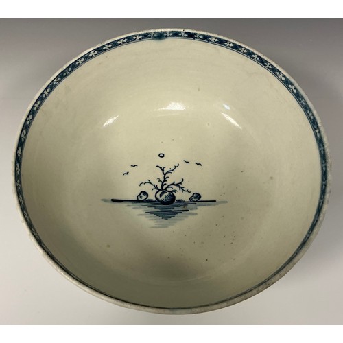 1 - A Worcester Rock Strata Island pattern circular bowl, decorated in tones of underglaze blue, 21cm di... 