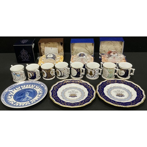 33 - Royal Crown Derby - A large group of Royal commemorative twin-handled loving cups, some boxed, with ... 