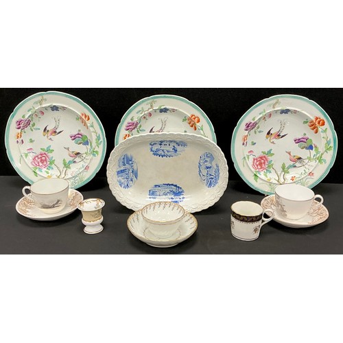 43 - 18th and 19th century English porcelain and ceramics - gilt decorated tea bowl and tea cups; blue an... 