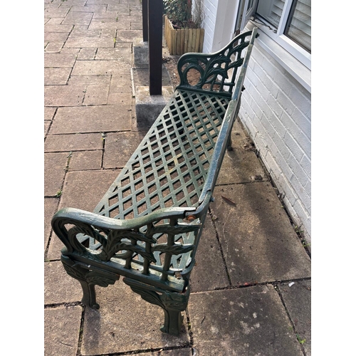 4037 - A very attractive heavy well-cast classical cast iron garden bench in popular Fern and Wheat Sheaf p... 