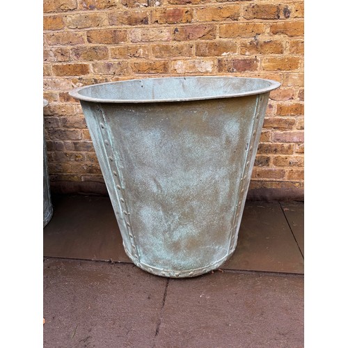 Lot 4052      