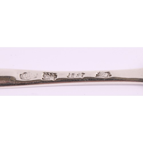 30 - A George II silver marrow scoop, 23.5cm long, Jeremiah King, London 1747, 48.3g

Jeremiah King was a... 