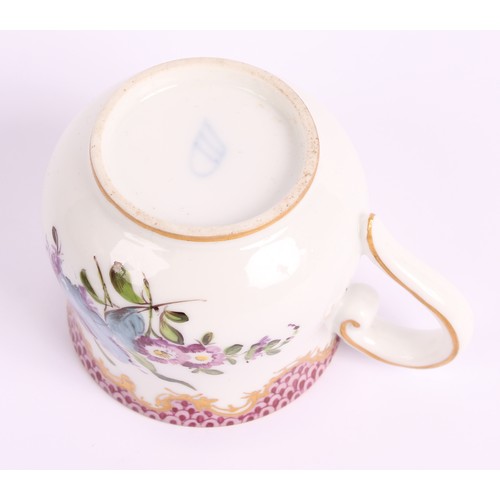 20 - A Vienna custard cup and cover, painted with flowers under a pink scale border, flower finial, in po... 