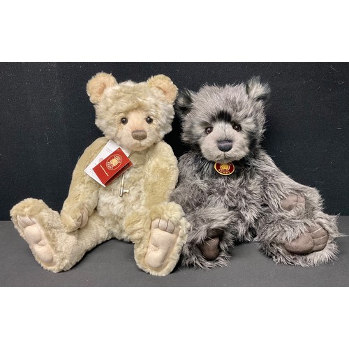 3006 - Charlie Bears - Charlie Year Bear 2016, CB161682, limited edition 08/4000, exclusively designed by I... 