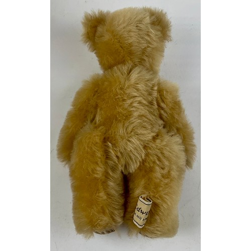 3025 - An Edward Bear & Associates, Little Edward In Transit, teddy bear, housed in the original packaging ... 
