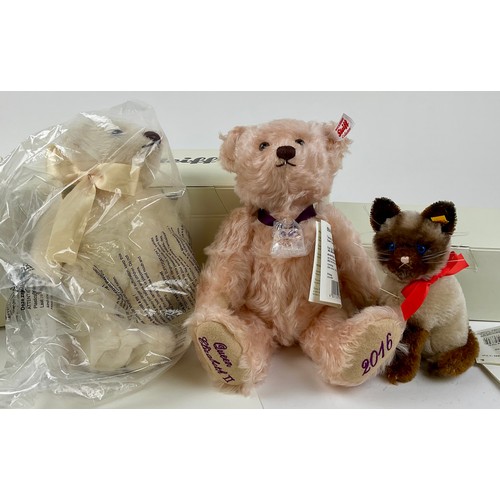 3026 - A Steiff Queen Elizabeth II 90th Birthday Bear, white tag, 664984, rose mohair body, limited edition... 
