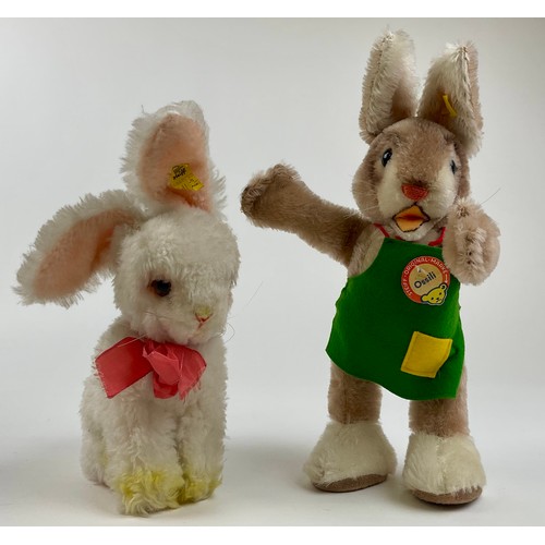 3031 - Two Steiff bunny rabbits including ‘Ossili’, yellow label no.7800/30, another seated no.4940/22; mod... 