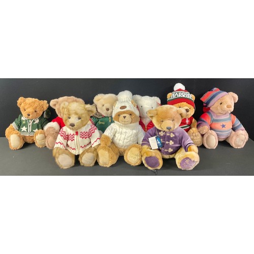 3039 - Harrod's Bears - A quantity of Harrod's bears, to include 2000 Christmas Bear, Joshua 2019 Christmas... 